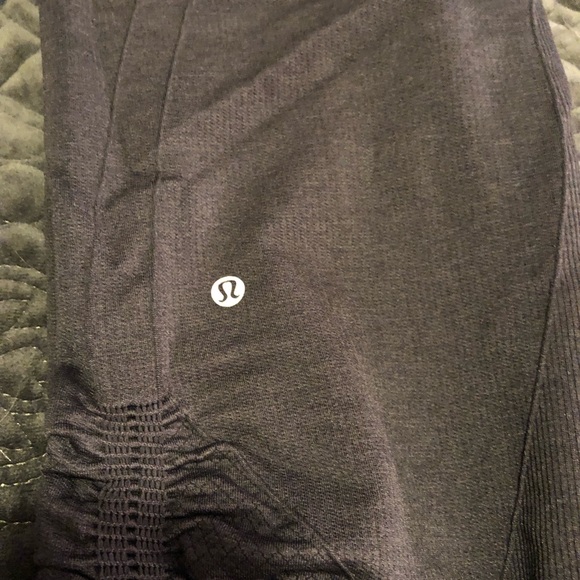 Lululemon capris - Picture 4 of 4